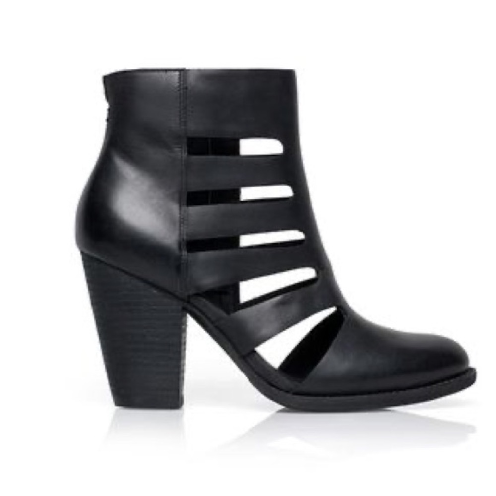 Shoe mint cutout boots size 10